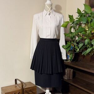 Chic Vintage Wool Pleated / Layered Black Skirt